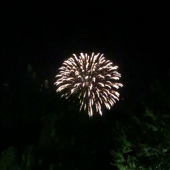 Meet your Posher, Tiffany - Picture 1 of 1